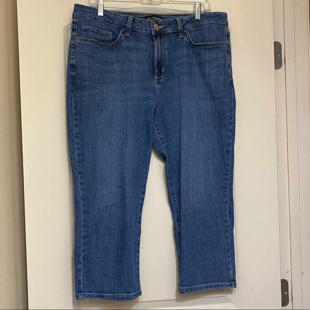 Lee Regular Fit Mid Rise Capris | 14